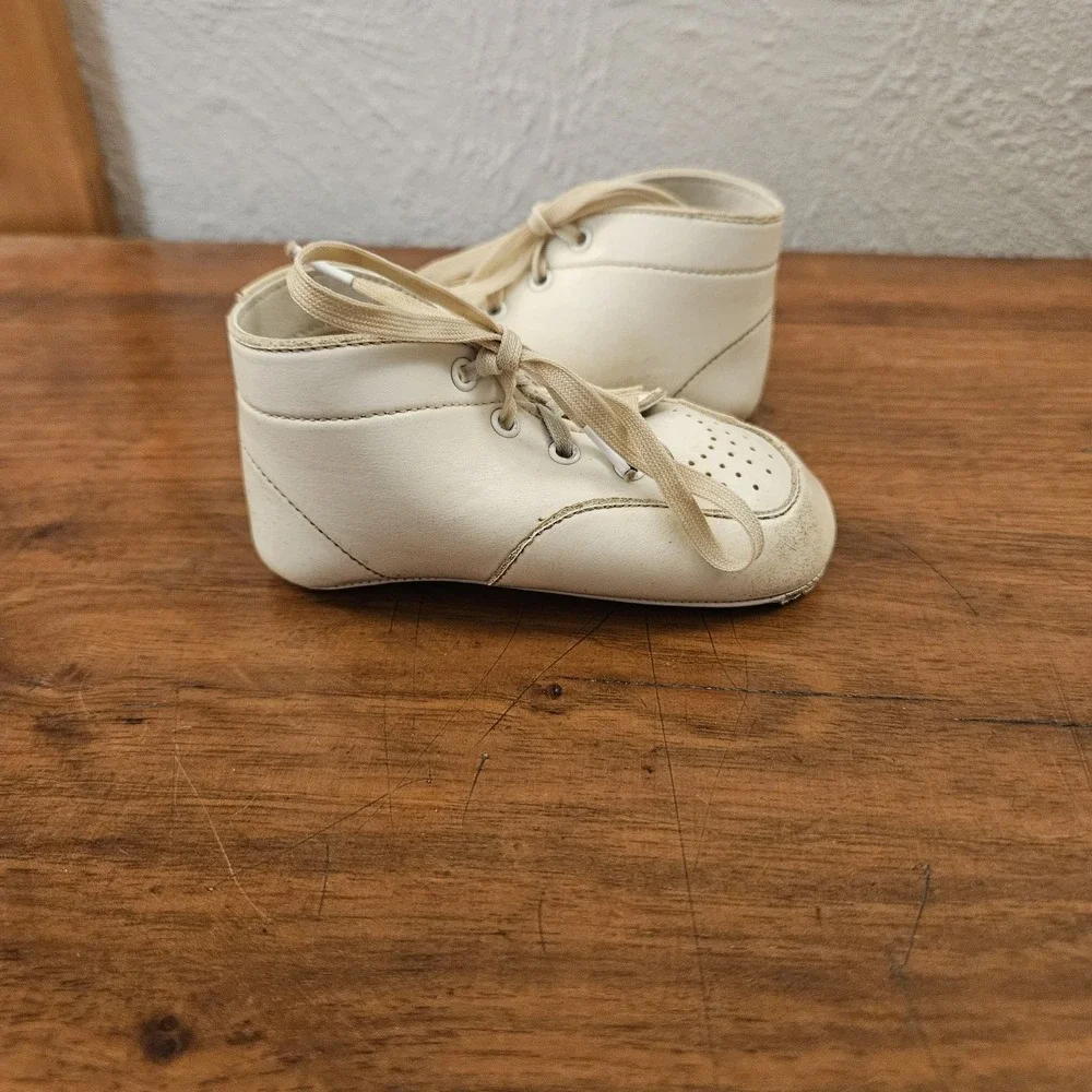 Vintage Wee Walker Baby Shoes With Original Box And Insert White Size 3?
